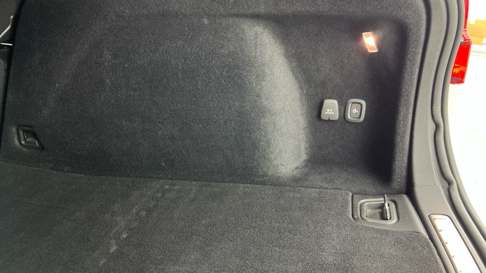 Used Volvo V60 2022 for sale - 77095361: Photo 52