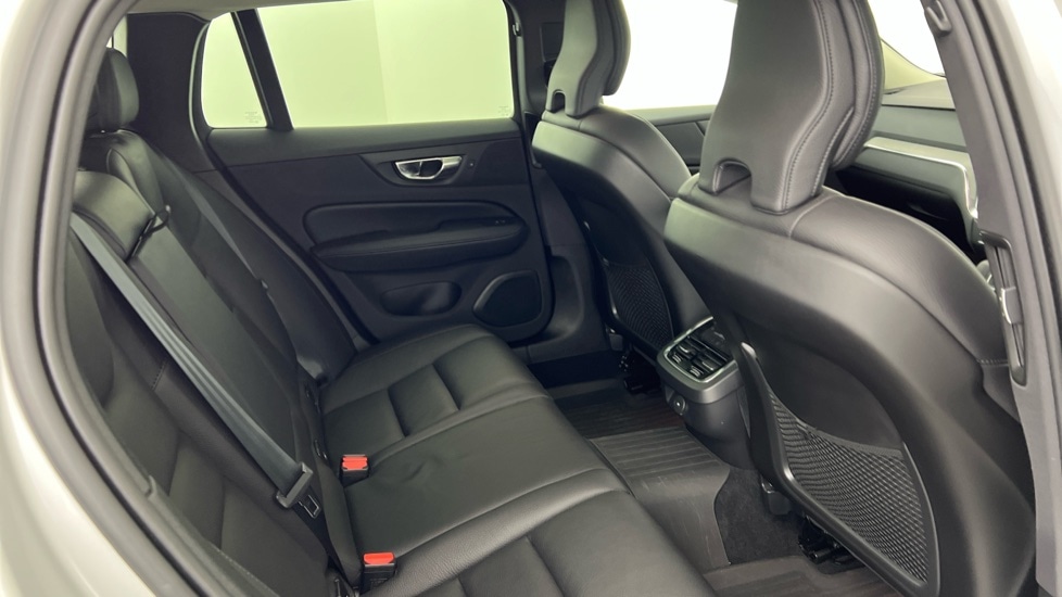 Used Volvo V60 2022 for sale - 77095361: Photo 6