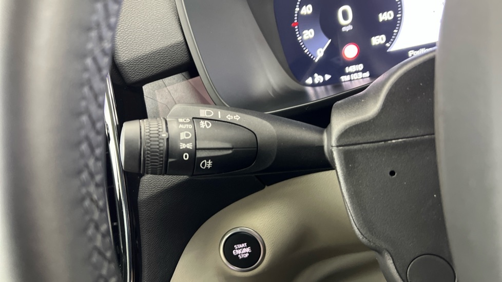 Used Volvo XC40 2023 for sale - 77978996: Photo 20