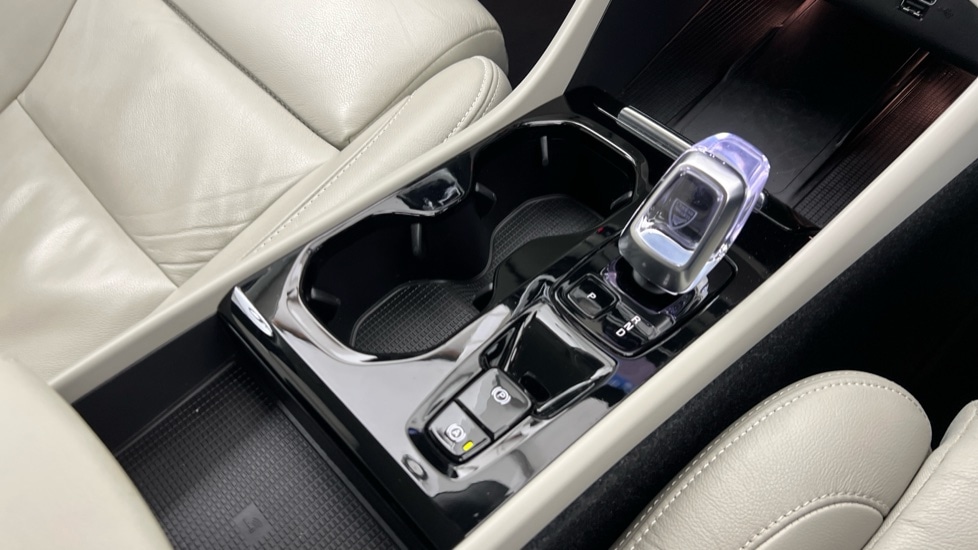 Used Volvo XC40 2023 for sale - 77978996: Photo 25