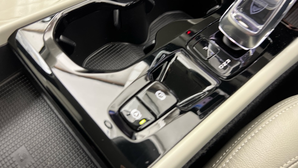 Used Volvo XC40 2023 for sale - 77978996: Photo 27