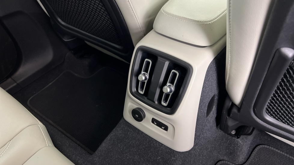 Used Volvo XC40 2023 for sale - 77978996: Photo 39