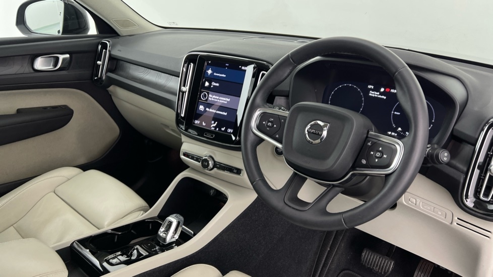 Used Volvo XC40 2023 for sale - 77978996: Photo 4