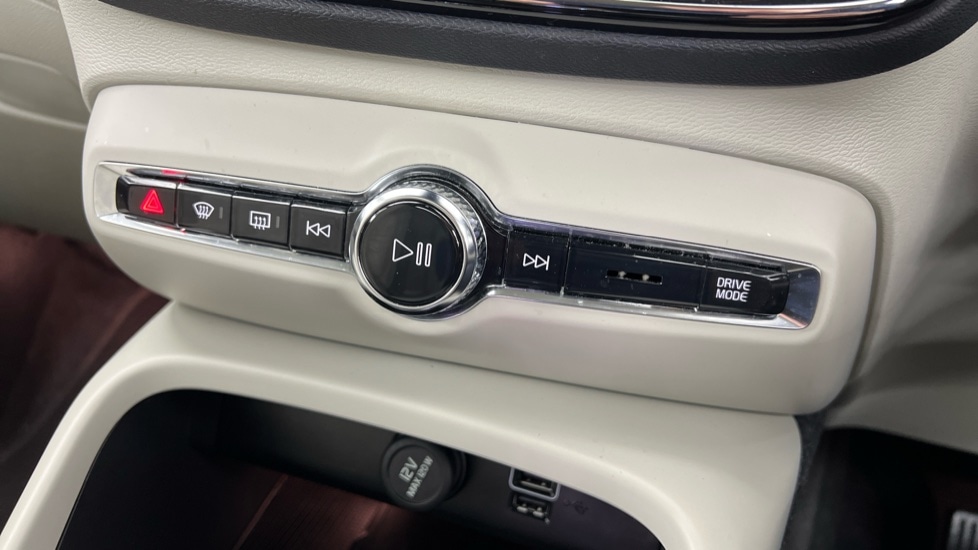 Used Volvo XC40 2023 for sale - 77978996: Photo 46