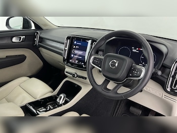 Used Volvo XC40 2023 for sale - 77978996: Photo