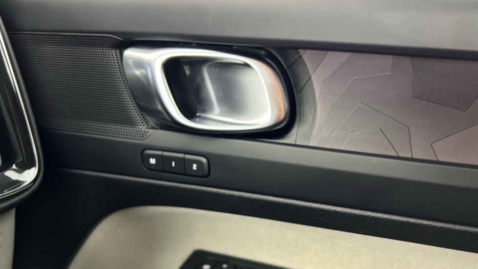 Used Volvo XC40 2023 for sale - 77978996: Photo 53