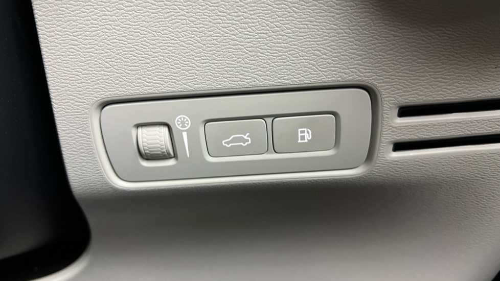 Used Volvo XC40 2023 for sale - 77978996: Photo 54