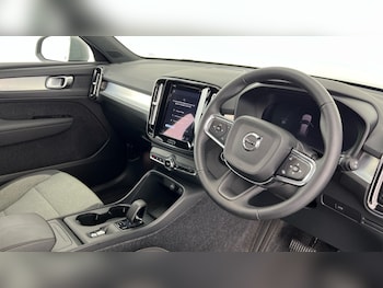 Used Volvo XC40 2025 for sale - 78117895: Photo