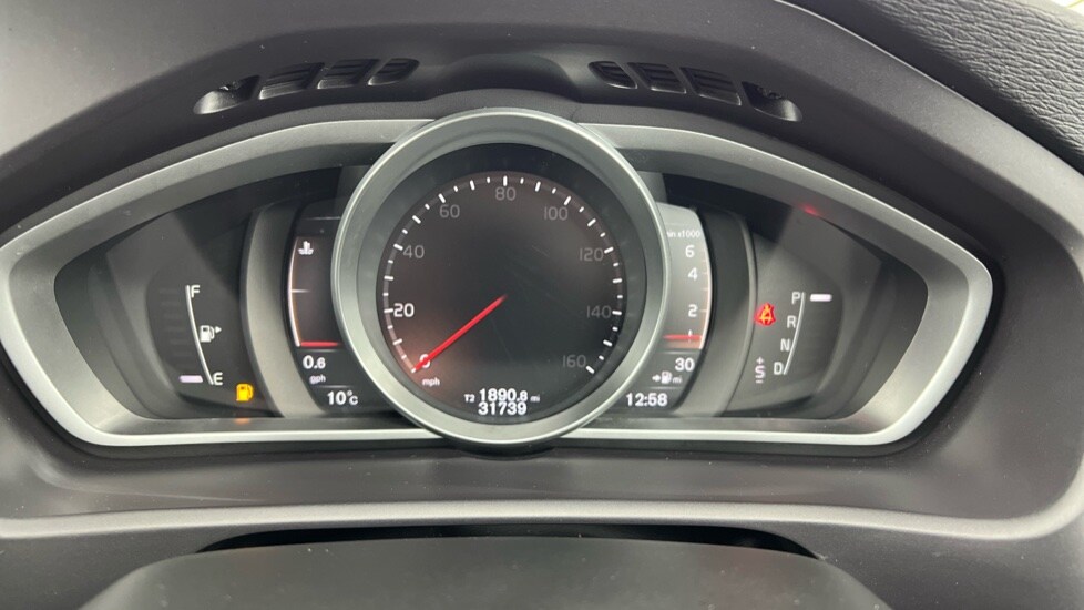 Used Volvo V40 2018 for sale - 77810235: Photo 11