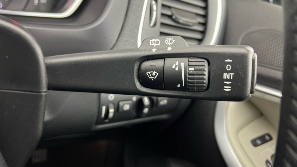 Used Volvo V40 2018 for sale - 77810235: Photo 23