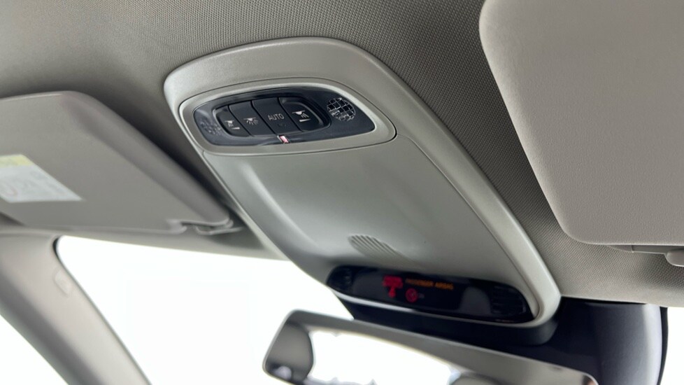 Used Volvo V40 2018 for sale - 77810235: Photo 26