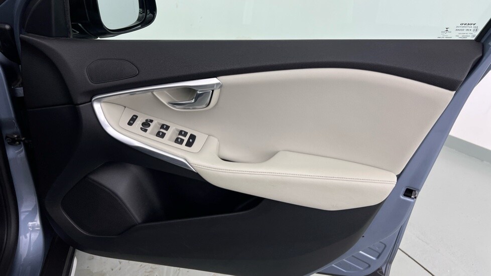 Used Volvo V40 2018 for sale - 77810235: Photo 27