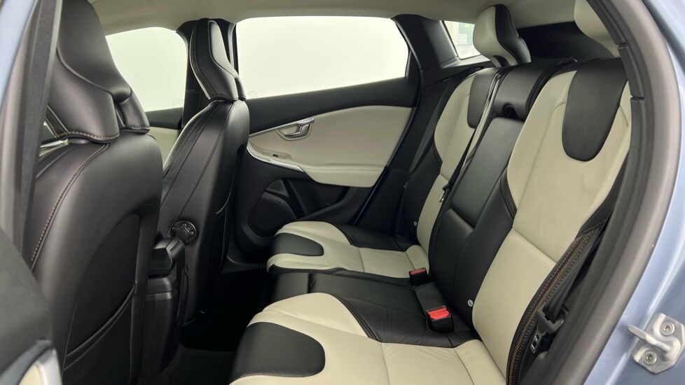 Used Volvo V40 2018 for sale - 77810235: Photo 30