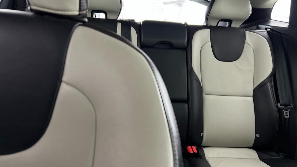 Used Volvo V40 2018 for sale - 77810235: Photo 32