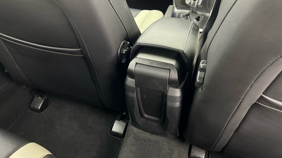 Used Volvo V40 2018 for sale - 77810235: Photo 35