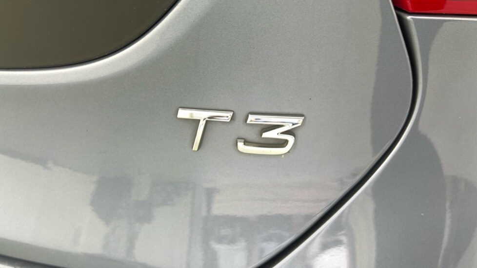 Used Volvo V40 2018 for sale - 77810235: Photo 41