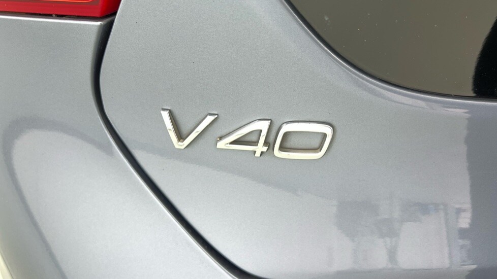 Used Volvo V40 2018 for sale - 77810235: Photo 42