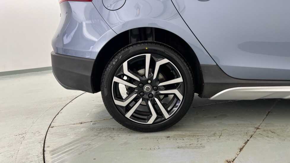 Used Volvo V40 2018 for sale - 77810235: Photo 9