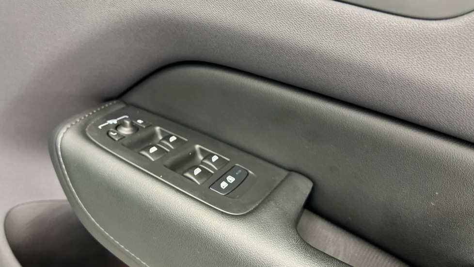 Used Volvo XC60 2023 for sale - 78008981: Photo 24