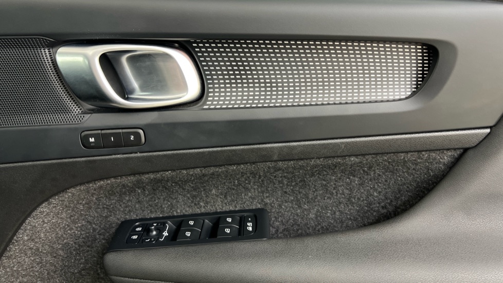 Used Volvo XC40 2023 for sale - 77732392: Photo 15