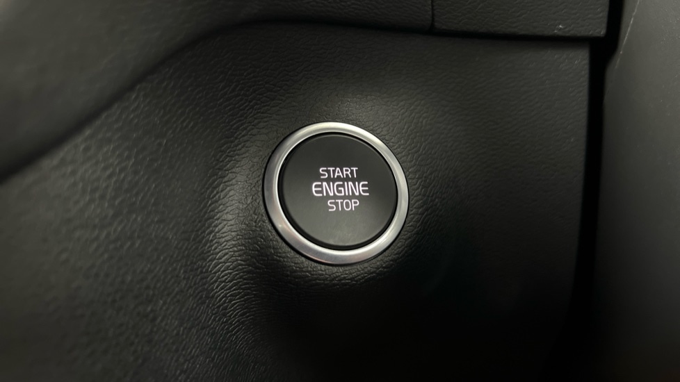 Used Volvo XC40 2023 for sale - 77732392: Photo 23