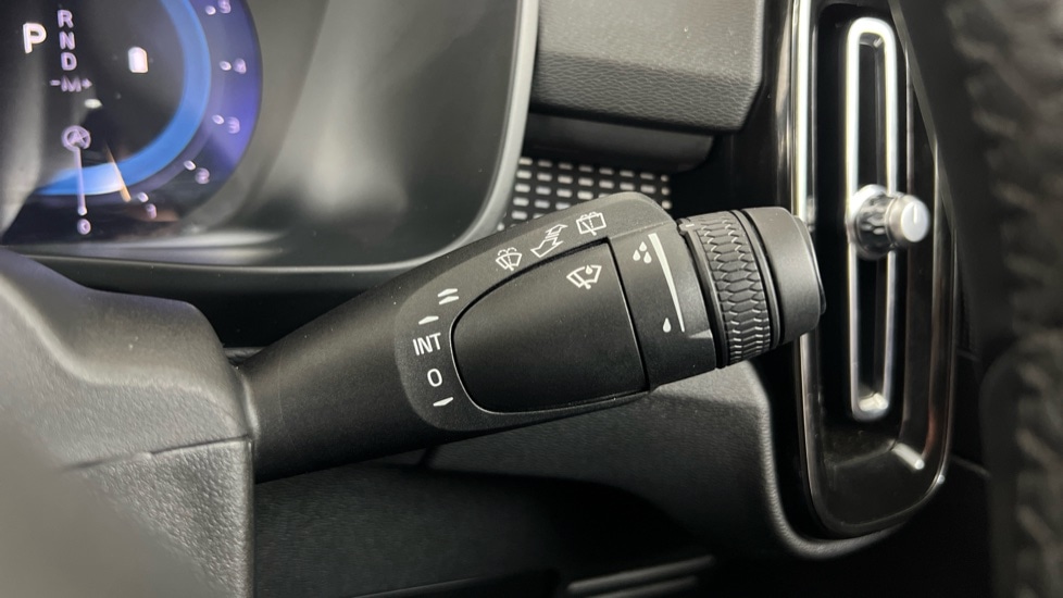 Used Volvo XC40 2023 for sale - 77732392: Photo 25