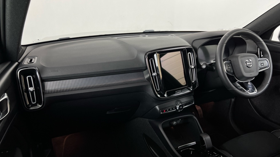 Used Volvo XC40 2023 for sale - 77732392: Photo 4