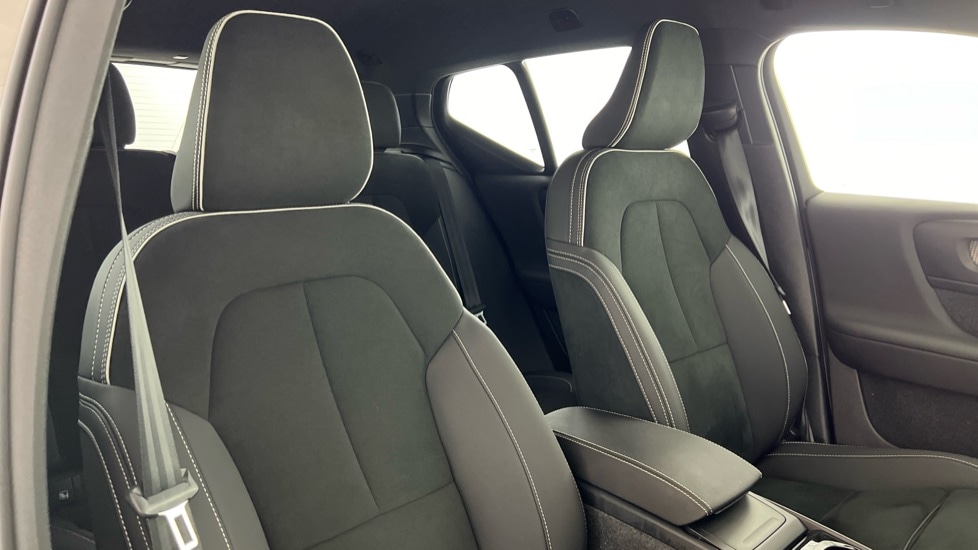 Used Volvo XC40 2023 for sale - 77732392: Photo 9