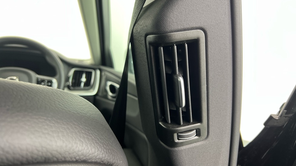Used Volvo XC60 2024 for sale - 76095938: Photo 37