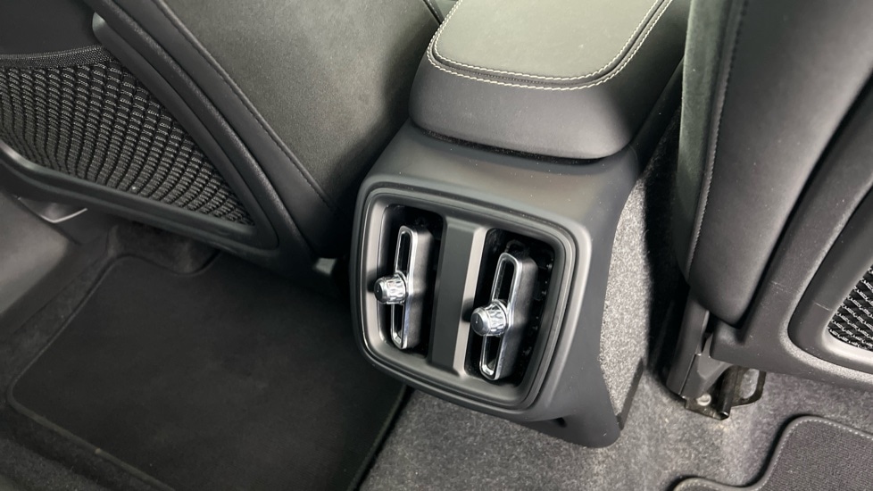 Used Volvo XC40 2025 for sale - 76116866: Photo 39