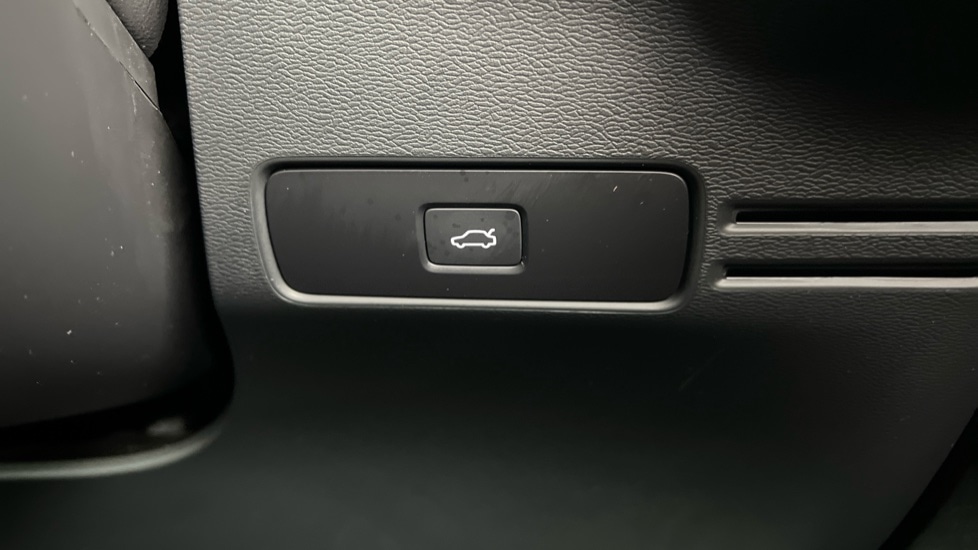 Used Volvo XC40 2025 for sale - 76116866: Photo 53