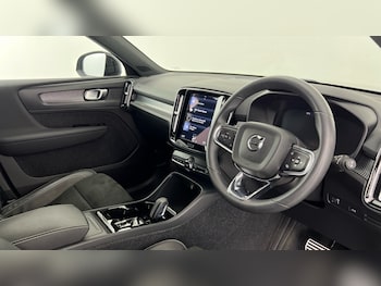 Used Volvo XC40 2022 for sale - 78685752: Photo