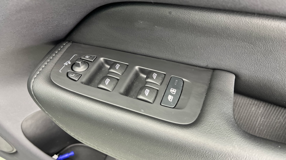 Used Volvo XC60 2023 for sale - 77239472: Photo 24