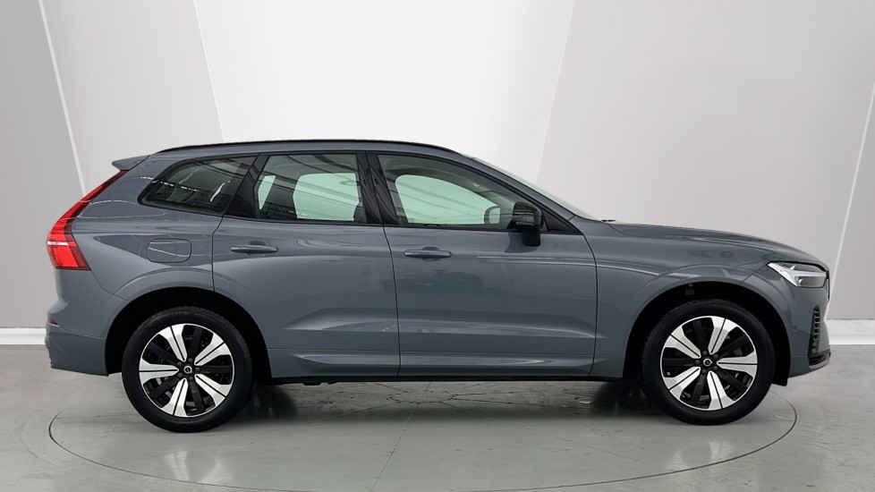 Used Volvo XC60 2023 for sale - 77239472: Photo 3