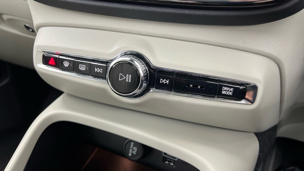 Used Volvo XC40 2020 for sale - 77959893: Photo 46