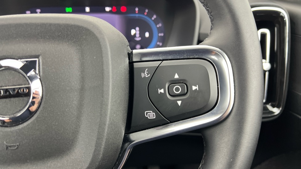 Used Volvo XC40 2024 for sale - 77178129: Photo 22