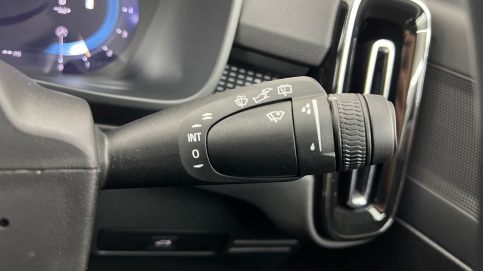 Used Volvo XC40 2024 for sale - 77178129: Photo 23