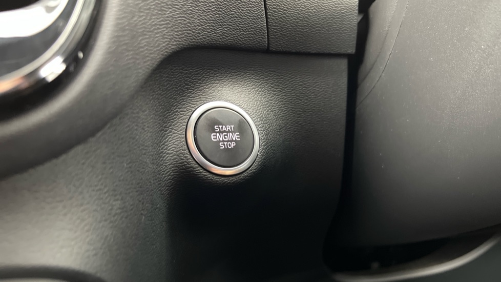 Used Volvo XC40 2024 for sale - 77178129: Photo 41