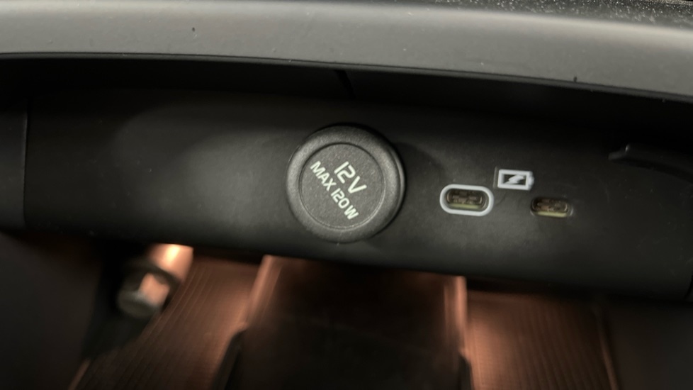 Used Volvo XC40 2024 for sale - 77178129: Photo 43