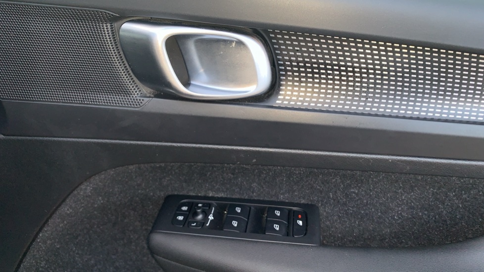 Used Volvo XC40 2020 for sale - 76130750: Photo 15