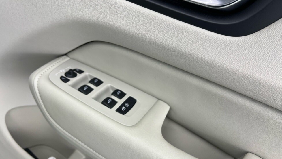 Used Volvo XC60 2025 for sale - 77428150: Photo 24