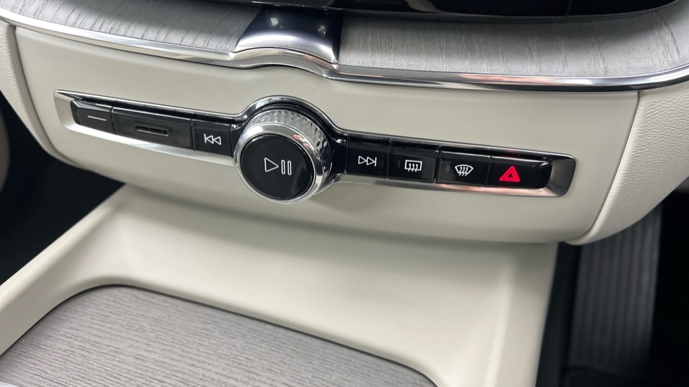 Used Volvo XC60 2025 for sale - 77428150: Photo 49