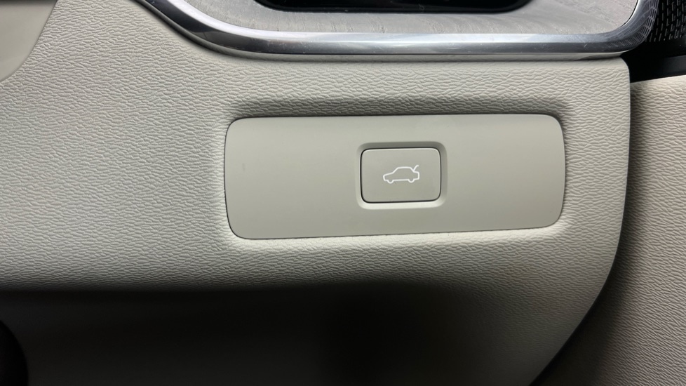 Used Volvo XC60 2025 for sale - 77428150: Photo 52