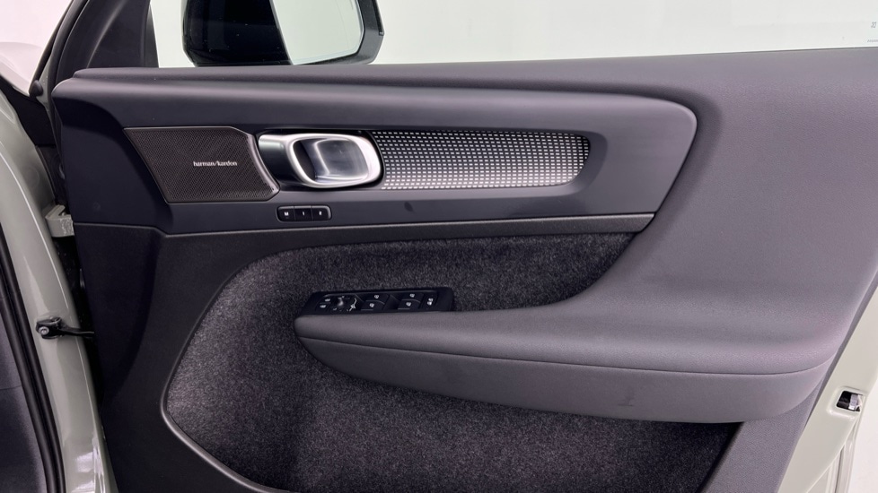 Used Volvo XC40 2025 for sale - 77326306: Photo 29