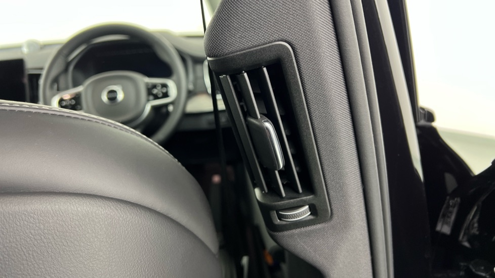 Used Volvo XC90 2025 for sale - 76609495: Photo 39