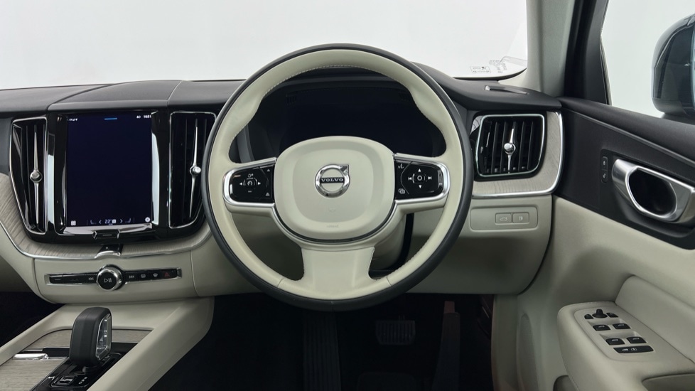 Used Volvo XC60 2023 for sale - 77569993: Photo 10