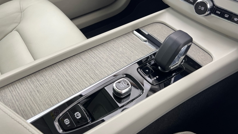 Used Volvo XC60 2023 for sale - 77569993: Photo 25