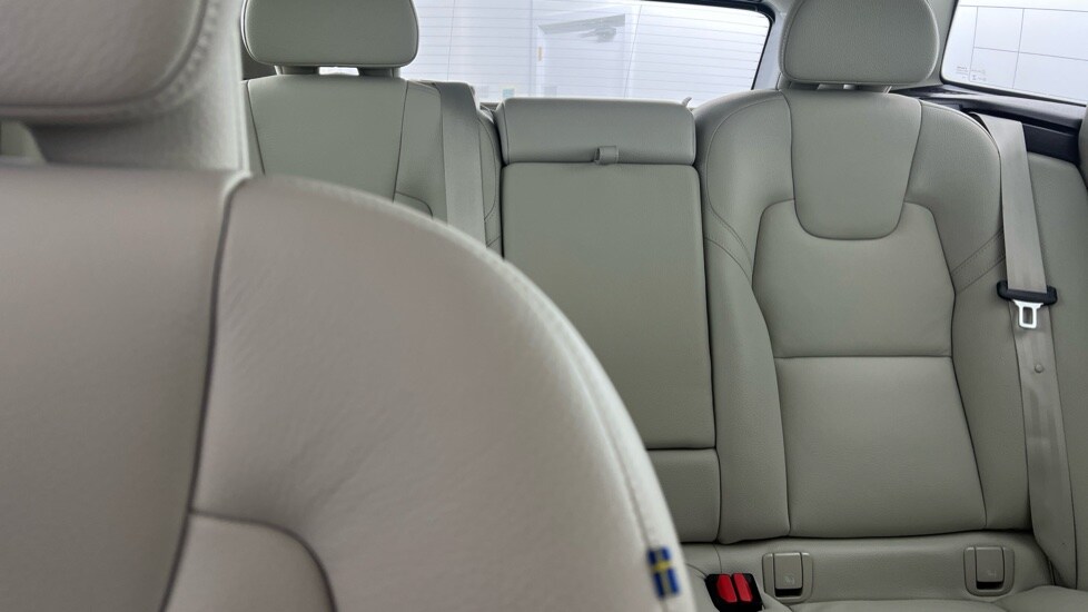 Used Volvo XC60 2023 for sale - 77569993: Photo 37