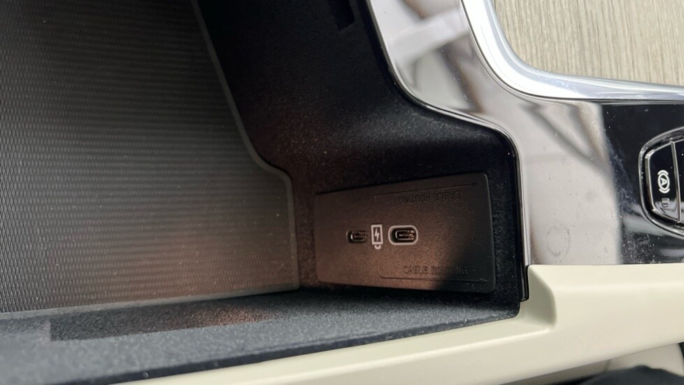 Used Volvo XC60 2023 for sale - 77569993: Photo 55