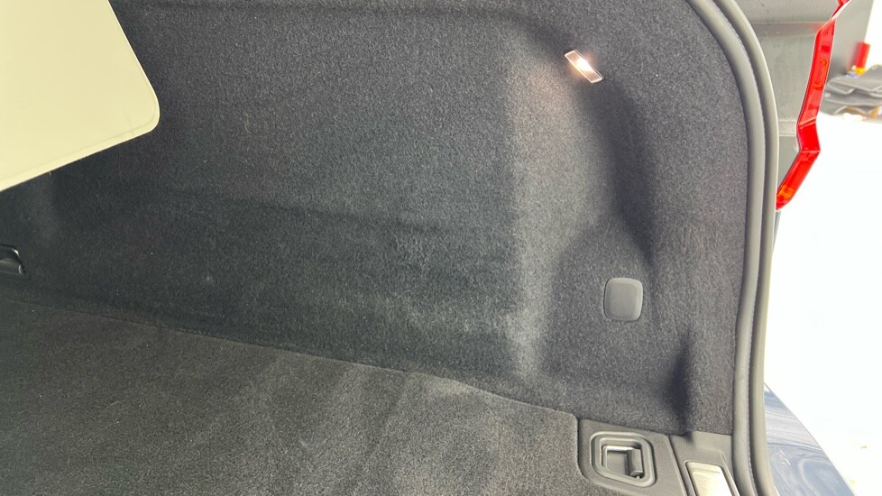 Used Volvo XC60 2023 for sale - 77569993: Photo 60